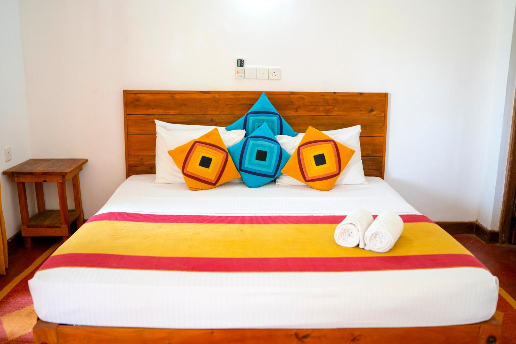 Wild Hut Habarana Bed & Breakfast Екстериор снимка