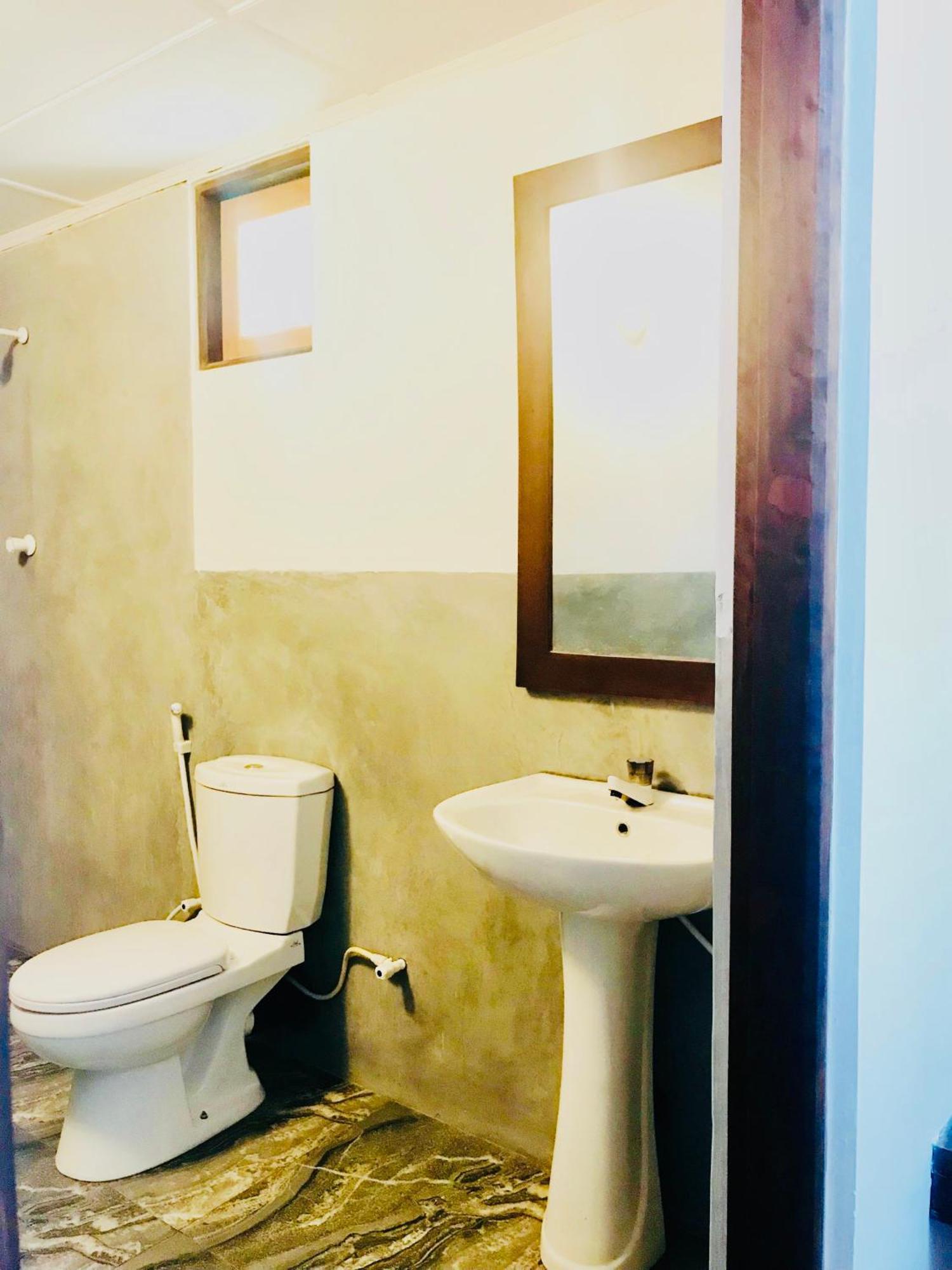 Wild Hut Habarana Bed & Breakfast Екстериор снимка