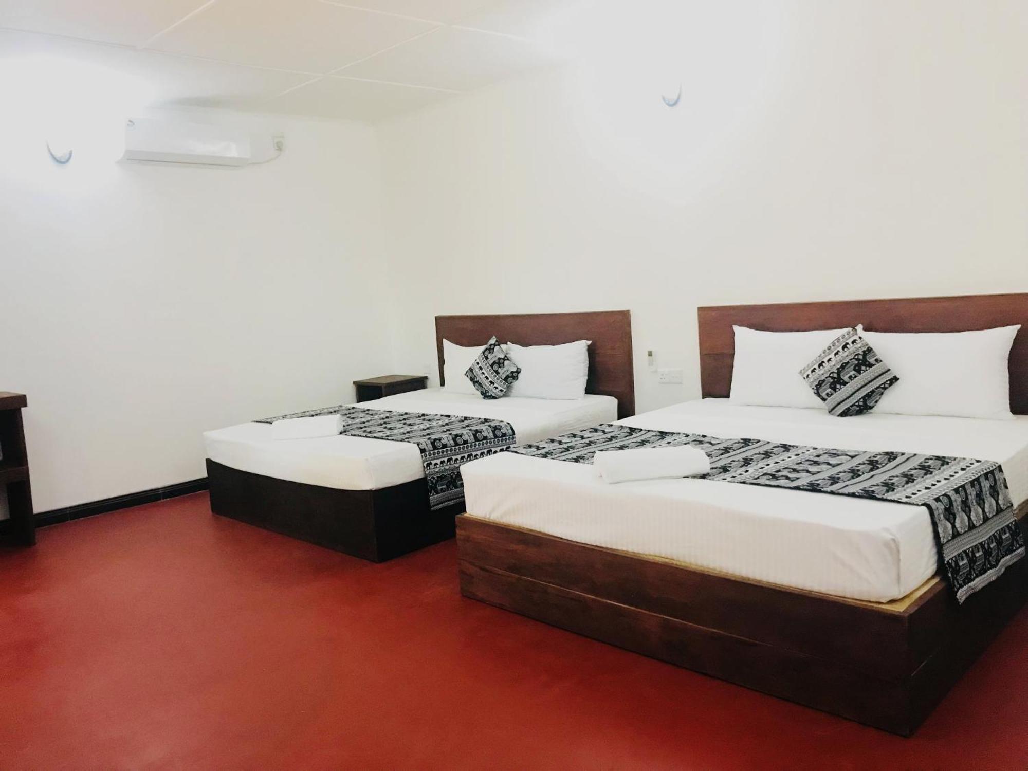 Wild Hut Habarana Bed & Breakfast Екстериор снимка