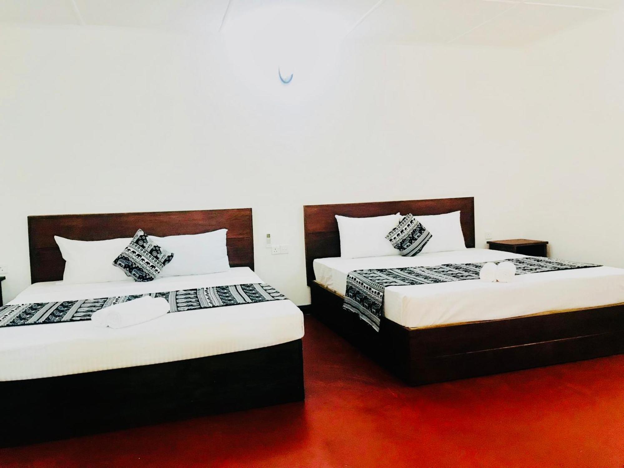 Wild Hut Habarana Bed & Breakfast Екстериор снимка