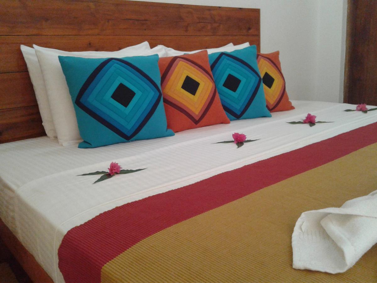 Wild Hut Habarana Bed & Breakfast Екстериор снимка