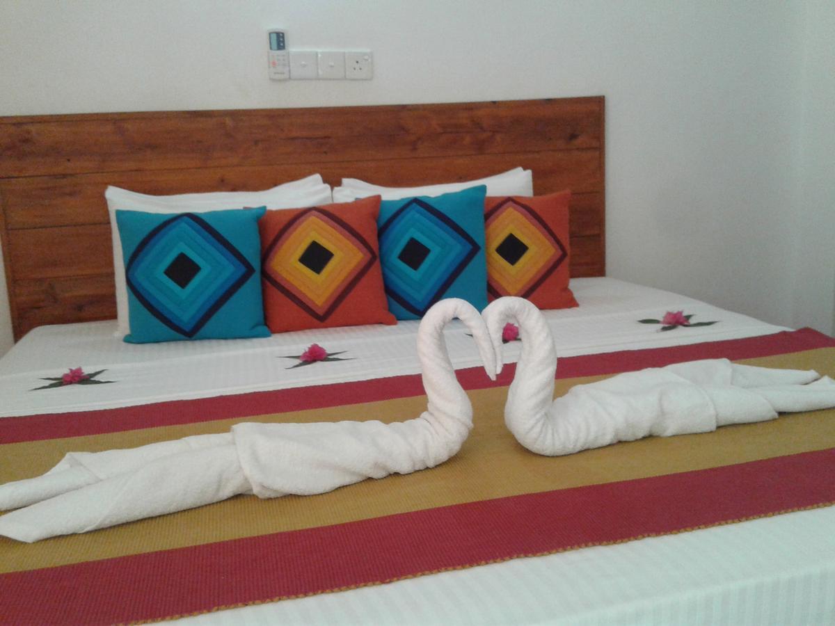 Wild Hut Habarana Bed & Breakfast Екстериор снимка